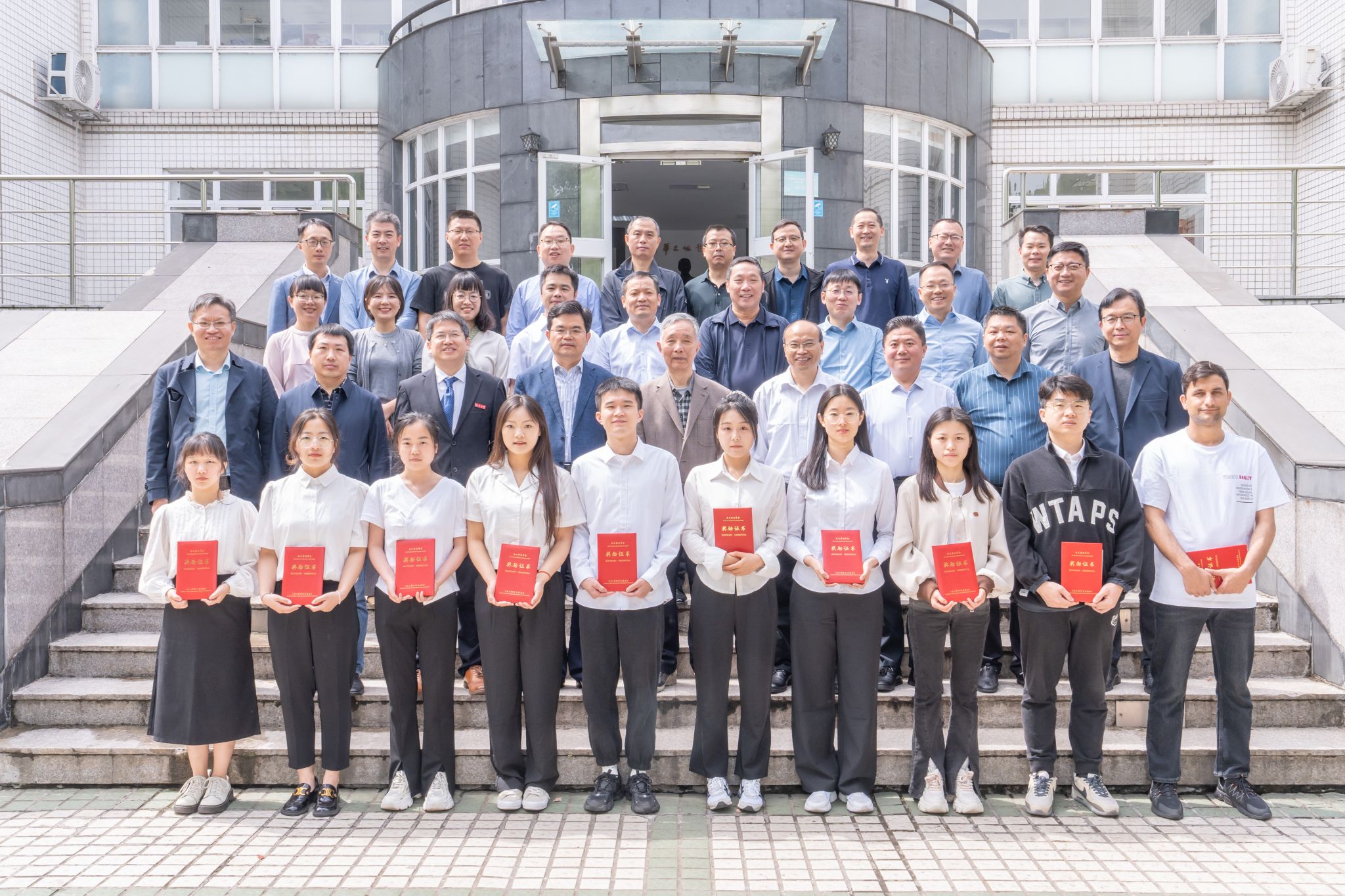 2024年度新葡京娱乐城app
“杰文奖助学金”颁奖...